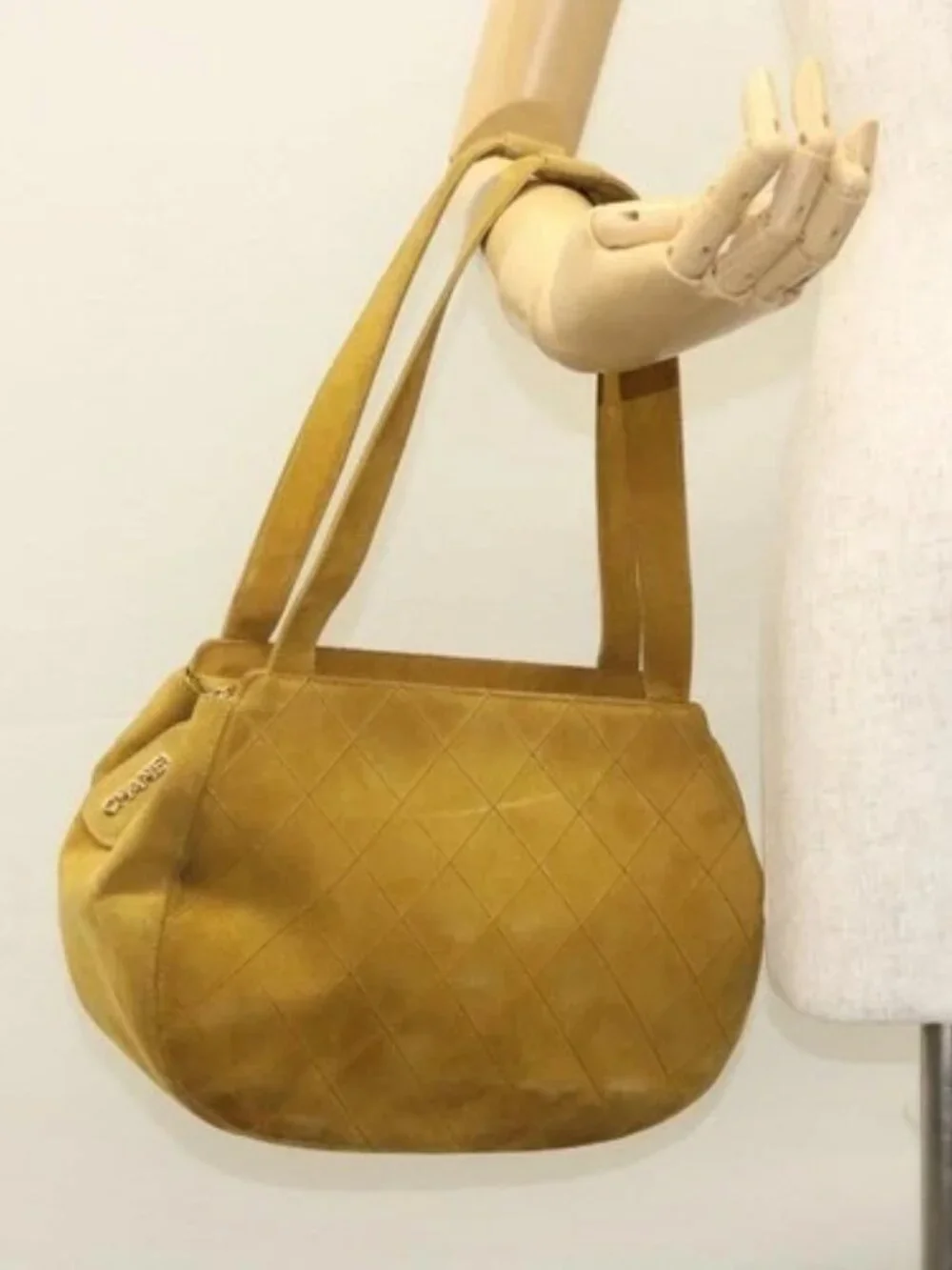 CHANEL Matelasse Hand Bag Suede Yellow CC Auth bs24019